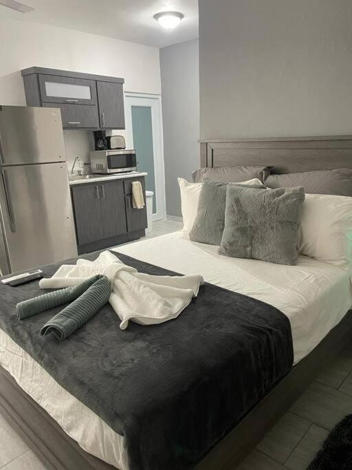 Urban Lodgings One @ Roosevelt 457 San Juan Bagian luar foto