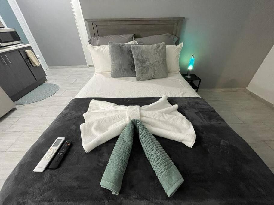 Urban Lodgings One @ Roosevelt 457 San Juan Bagian luar foto