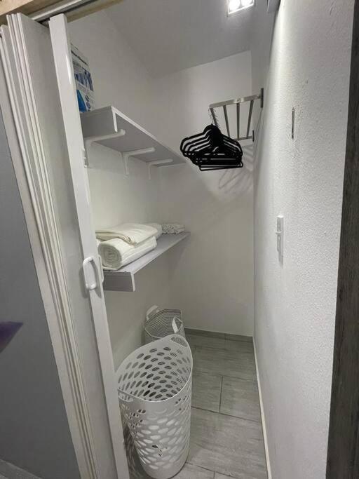 Urban Lodgings One @ Roosevelt 457 San Juan Bagian luar foto
