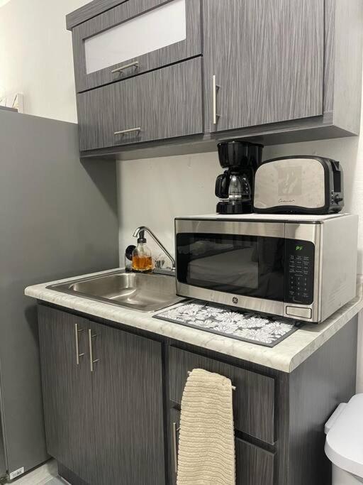 Urban Lodgings One @ Roosevelt 457 San Juan Bagian luar foto