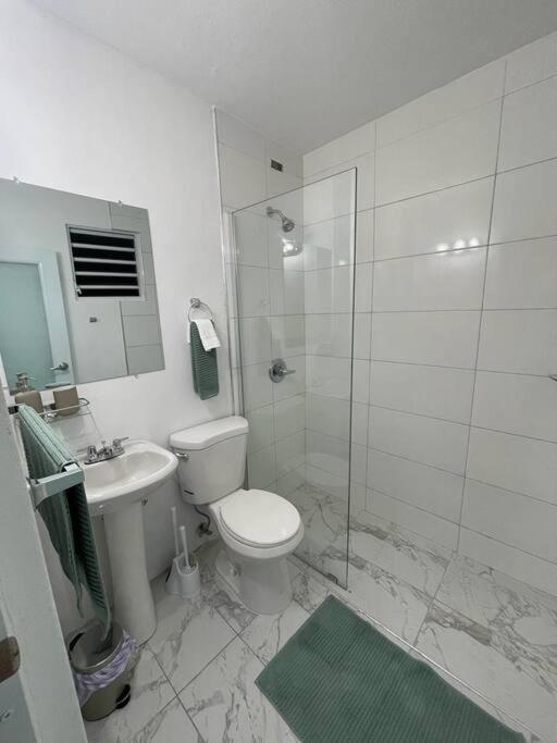 Urban Lodgings One @ Roosevelt 457 San Juan Bagian luar foto